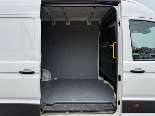 Volkswagen CRAFTER 2.0 TDI 140PK Nieuw Model! L3H3 Camera Climate control Carplay Parkeersensoren v+a
