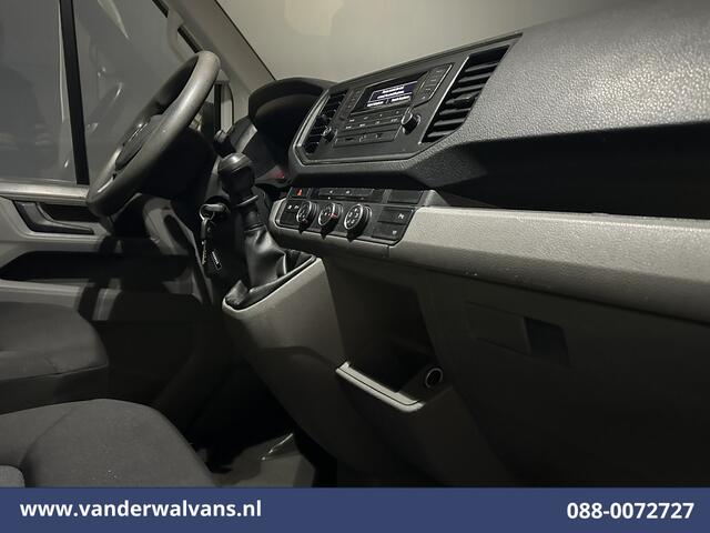 Volkswagen CRAFTER 2.0 TDI 140pk L3H2 L2H1 Euro6 Airco | 3000kg Trekhaak | Parkeersensoren Bijrijdersbank