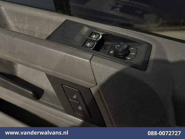 Volkswagen CRAFTER 2.0 TDI 140pk L3H2 L2H1 Euro6 Airco | 3000kg Trekhaak | Parkeersensoren Bijrijdersbank