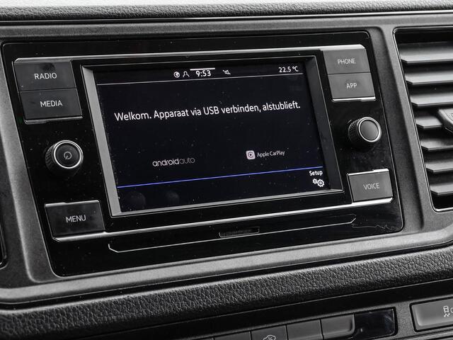 Volkswagen CRAFTER 30 2.0 TDI 140pk DSG L3H3 Highline · Camera · Cruise Control · Trekhaak · P-Sensoren · Apple/Android Car Play · 3 Zitplaatsen · Garantie t/m 04-09-2028 of 120.000km