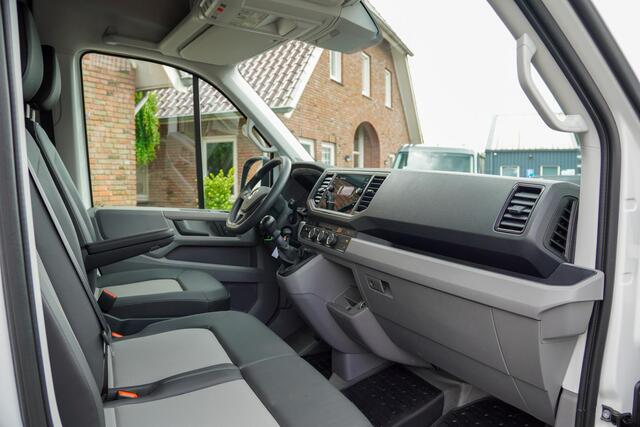 Volkswagen CRAFTER 2.0 TDI 102PK L3H3 NAVI Trekhaak Airco Leder