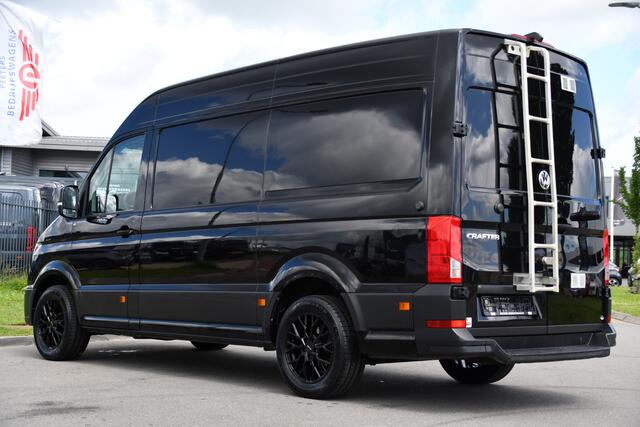 Volkswagen CRAFTER 35 2.0 TDI L3H3 Black Edition Camera, Cruise, Carplay, Trekhaak, 177pk, Multimedia, Geveerde stoel, Uniek!