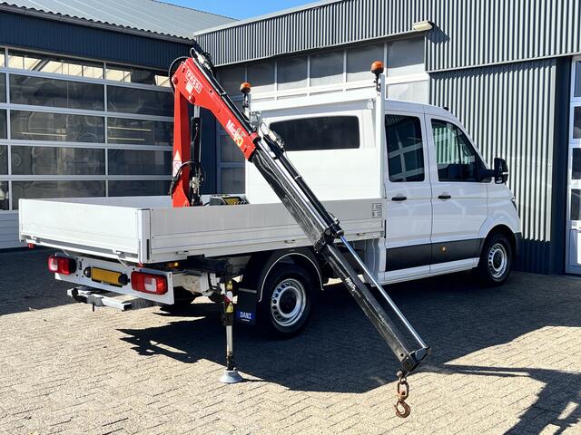 Volkswagen CRAFTER 35 2.0 TDI L3 Fassi Laadkraan M15A Trekhaak 3500 kg trekgewicht Airco Apple carplay Cruise controle 3-Persoons Kastinrichting Open laadbak Pick-up Euro 6 Bakwagen P-up Telefoonverbinding