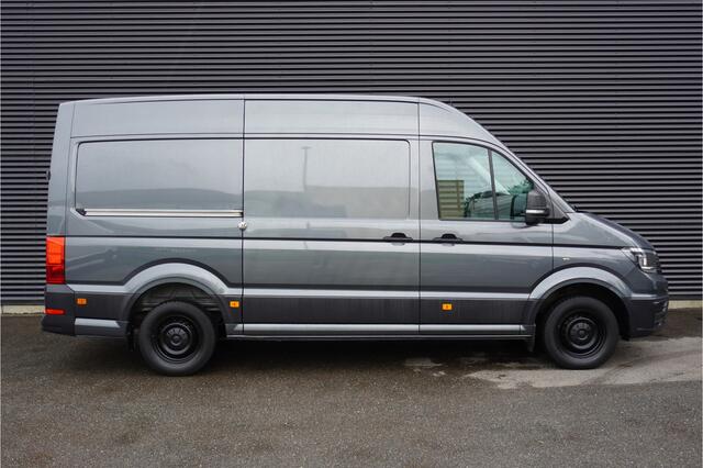 Volkswagen CRAFTER 140pk Automaat L3H3/L2H2 Camera Parkeersensoren 3-Zits Kunstleder Airco Cruise control