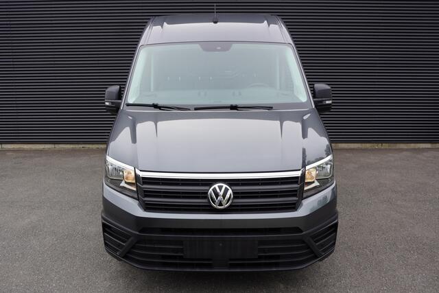 Volkswagen CRAFTER 140pk Automaat L3H3/L2H2 Camera Parkeersensoren 3-Zits Kunstleder Airco Cruise control