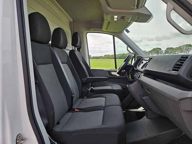 Volkswagen CRAFTER 35 2.0 TDI L4 Trendline Bakwagen Laadklep Lat-om-Lat Betimmerd Spoiler Zijdeur Euro6 140Pk Bpm-Vrij