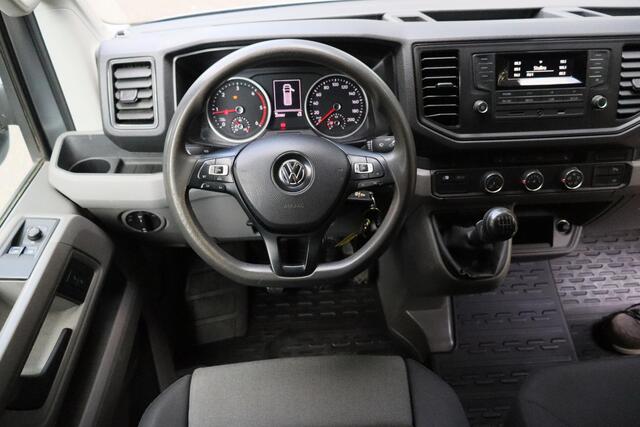 Volkswagen CRAFTER 35 2.0 TDI L3H1 Highline 2017 | Trekhaak | Parkeersensoren | Elektrische Ramen | Cruise Control | Boekjes | Standkachel | 2 Sleutels | Alarm Klasse 3 | Stuurwiel Bediening