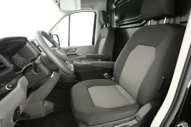 Volkswagen CRAFTER 2.0 TDI 140PK L3H2 | Airco | Carplay | Trekhaak | Parkeersens. | Navi