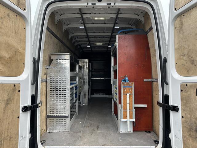 Volkswagen CRAFTER 2.0 TDI 141 PK E6 / L4H3 / INRICHTING / IMPERIAAL + TRAP / 3 TONS TREKHAAK / CAMERA / AIRCO