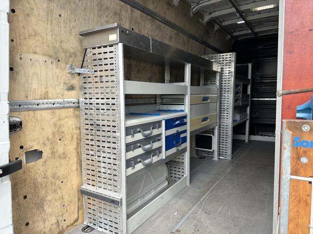 Volkswagen CRAFTER 2.0 TDI 141 PK E6 / L4H3 / INRICHTING / IMPERIAAL + TRAP / 3 TONS TREKHAAK / CAMERA / AIRCO