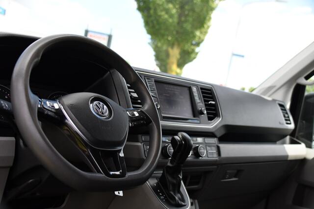 Volkswagen CRAFTER 35 2.0 TDI L3H2 Black Edition Camera, Cruise, Carplay, LED, Stoelverwarming, 177pk, Automaat, Clima, Trekhaak, Voorruit verwarming, Uniek!
