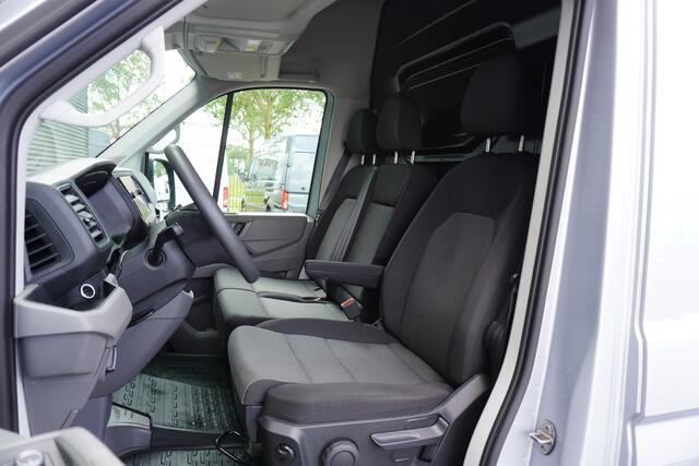 Volkswagen CRAFTER 180pk Automaat L4H4/L3H2 Apple carplay LED Navigatie Camera Parkeersensoren Cruise control