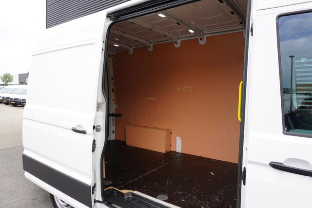 Volkswagen CRAFTER L3H3/L2H2 140pk Automaat Apple carplay Camera Parkeersensren 3-zits Cruise control