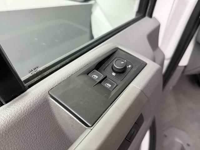 Volkswagen CRAFTER 2.0TDi 177PK Automaat Bakwagen+Laadklep | Zijdeur | Navigatie | Camera | 3-Zits | Airco | Cruise