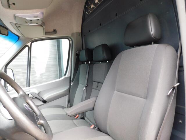 Volkswagen CRAFTER 35 2.0 TDI L2H2 TOPSTAAT! NAVI! CRUISE! AIRCO! TREKHAAK!