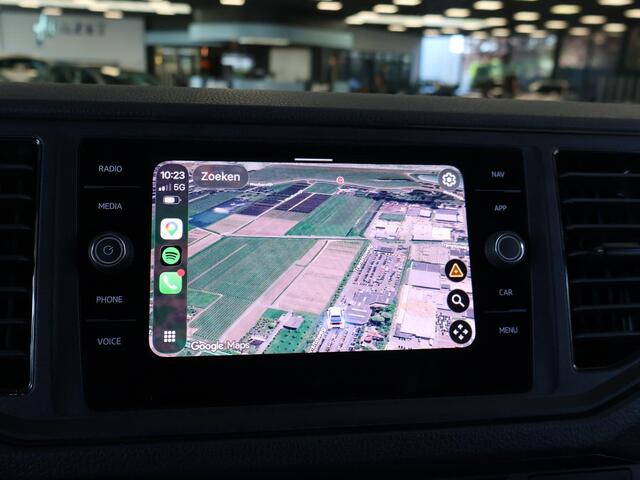 Volkswagen CRAFTER 35 2.0 TDI 140 PK L3H3 TWO-TONE + 3000 KG TREKHAAK | APPLE CARPLAY | CRUISE | SIDEBARS | NAVIGATIE