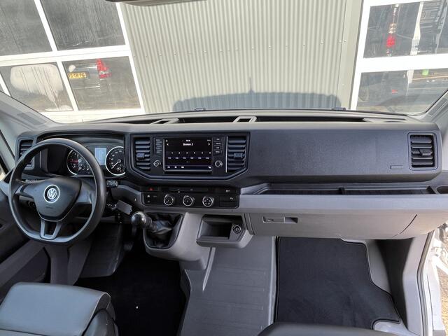 Volkswagen CRAFTER 35 2.0 TDI L3H3/L2H2 Trekhaak 3500kg trekgewicht Airco Cruise controle Kastinrichting Omvormer Apple carplay Navigatie Parkeersensoren voor en achter Euro 6 Bpm vrij!!