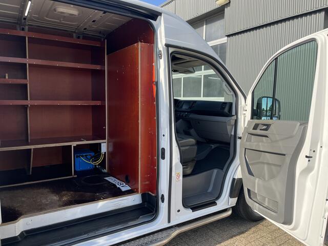 Volkswagen CRAFTER 35 2.0 TDI L3H3/L2H2 Trekhaak 3500kg trekgewicht Airco Cruise controle Kastinrichting Omvormer Apple carplay Navigatie Parkeersensoren voor en achter Euro 6 Bpm vrij!!