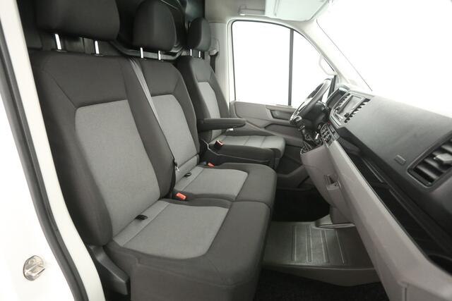 Volkswagen CRAFTER 2.0 TDI L3H3 140PK | Airco | Cruise | Camera | Carplay | 3 Zits | Trekhaak