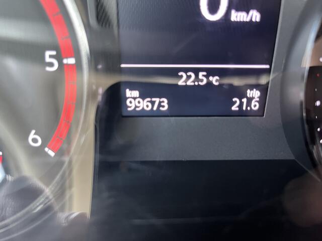 Volkswagen CRAFTER 35 2.0 TDI L4H4 Highline / AUTOMAAT/ 180 PK/ TREKHAAK/ CRUISE/ APP-CONNECT/ MULTIMEDIA/ PARK. SENSOREN + CAMERA/ AIRCO/ AUTOM. VERLICHTING