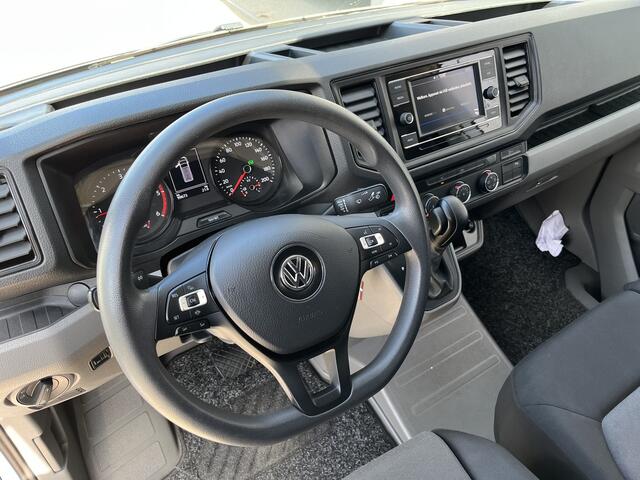 Volkswagen CRAFTER 35 2.0 TDI L4H4 Highline / AUTOMAAT/ 180 PK/ TREKHAAK/ CRUISE/ APP-CONNECT/ MULTIMEDIA/ PARK. SENSOREN + CAMERA/ AIRCO/ AUTOM. VERLICHTING
