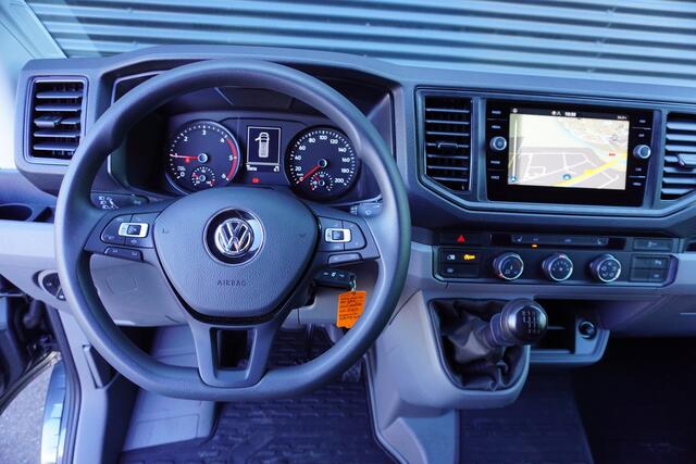Volkswagen CRAFTER 180pk L4H3/L3H2 LED Apple Carplay Camera Parkeersensoren Navigatie Trekhaak Stoelverwarming