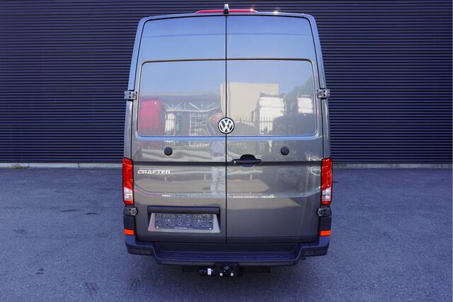 Volkswagen CRAFTER 180pk L4H3/L3H2 LED Apple Carplay Camera Parkeersensoren Navigatie Trekhaak Stoelverwarming