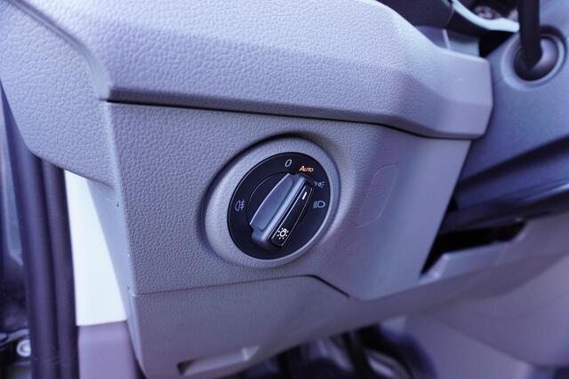 Volkswagen CRAFTER 180pk L4H3/L3H2 LED Apple Carplay Camera Parkeersensoren Navigatie Trekhaak Stoelverwarming