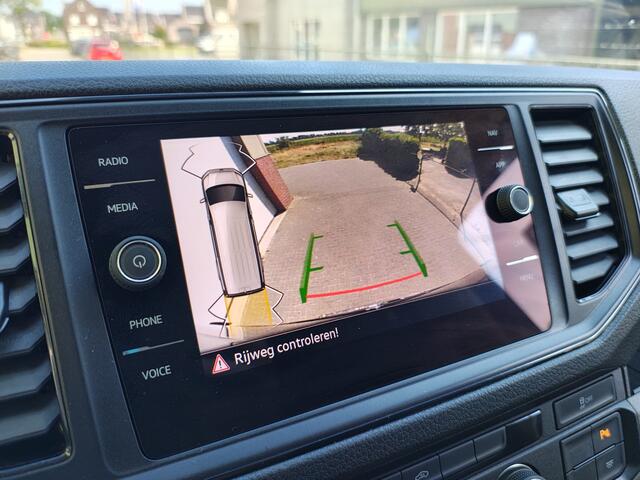 Volkswagen CRAFTER 35 2.0TDI 141PK Automaat L4H3 2X Schuifdeur Camera Apple Carplay Android Auto Cruise Control Navi Airco Pdc Betonplex Vloer Lat om Lat Betimmering Wandbeplating Euro 6 Origineel Nederlandse Bus