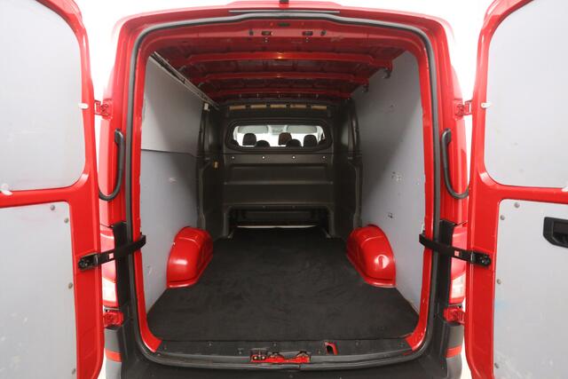 Volkswagen CRAFTER MAN TGE 2.0 TDI 140PK L3H2 | DC | 7 Zits | Airco | Camera | 3000kg Trekgew. | Cruise | Carplay | Trekhaak