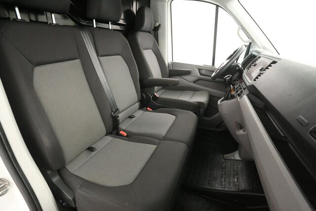 Volkswagen CRAFTER 2.0 TDI L3H3 | Automaat | Airco | Camera | 3 Zits | Cruise | Carplay | Trekhaak | Parkeersens.