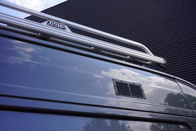 Volkswagen CRAFTER 140pk Automaat L3H3/L2H2 LED Apple carplay Camera Navigatie Cruise control Parkeersensoren Imperiaal