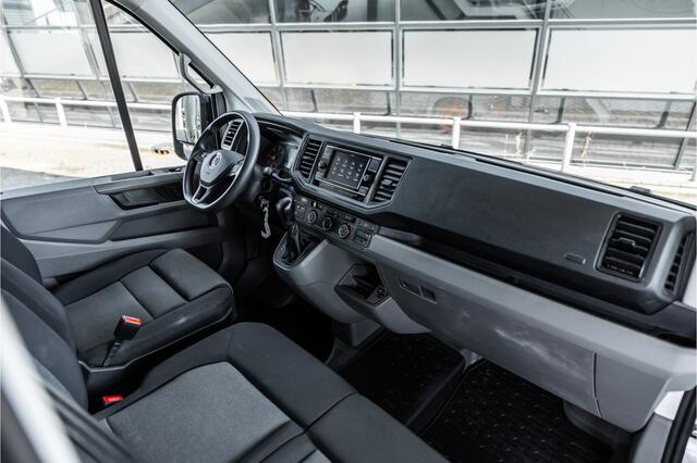 Volkswagen CRAFTER 2.0 TDI L3H2 | Automaat | CarPlay | Camera | Betimmering | MF Stuur | Cruise control | Stoelverwarming | Nieuwe APK | Dealer onderhouden | BPM Vrij | Euro 6