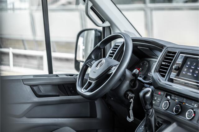 Volkswagen CRAFTER 2.0 TDI L3H2 | Automaat | CarPlay | Camera | Betimmering | MF Stuur | Cruise control | Stoelverwarming | Nieuwe APK | Dealer onderhouden | BPM Vrij | Euro 6