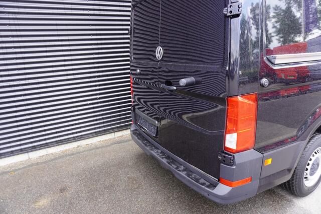 Volkswagen CRAFTER 140pk Automaat L3H3/L2H2 Apple carplay Camera Trekhaak Parkeersensoren Airco Cruise control