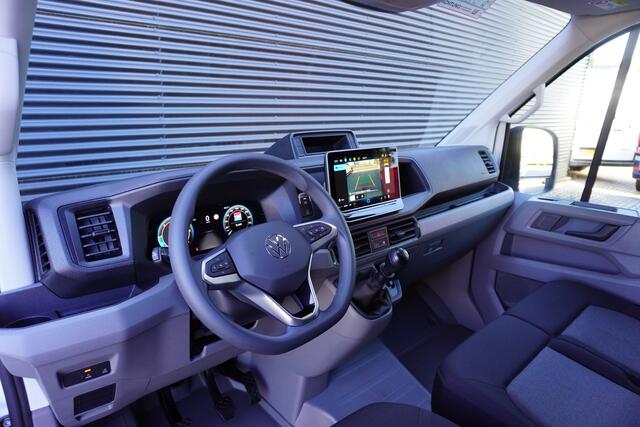 Volkswagen CRAFTER 35 180pk L4H3/L3H2 Facelift Digitaal Dashboard Apple carplay Camera Parkeersensoren 3-Zits