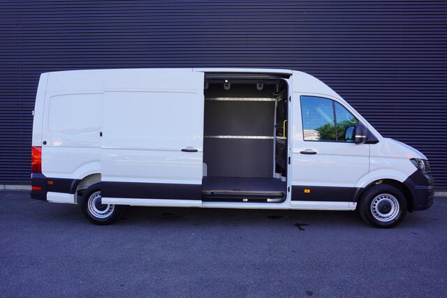 Volkswagen CRAFTER 35 180pk L4H3/L3H2 Facelift Digitaal Dashboard Apple carplay Camera Parkeersensoren 3-Zits