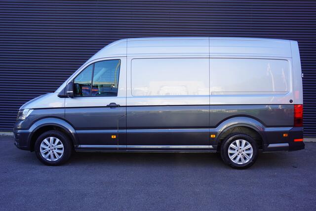 Volkswagen CRAFTER 180pk Automaat L3H3/L2H2 Two-Tone LED Navigatie Apple carplay Parkeersensoren Camera Trekhaak ACC Cruise control Stoelverwarming Standkachel