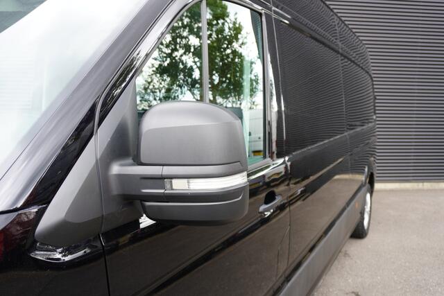 Volkswagen CRAFTER 140pk L4H3/L3H2 Apple Carplay Camera Trekhaak Parkeersensoren 17" Velgen Stoelverwarming