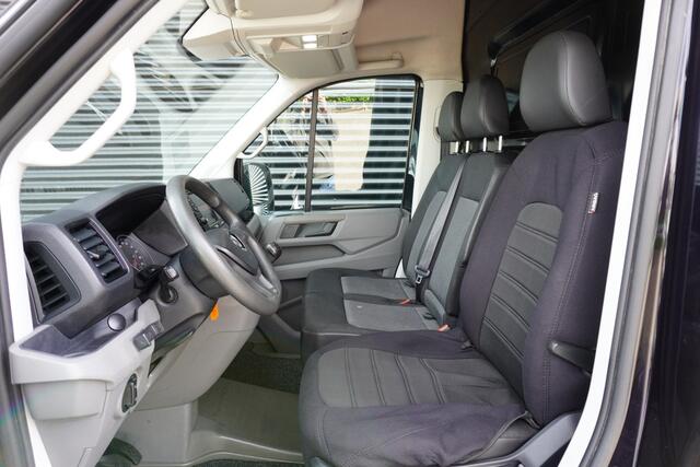 Volkswagen CRAFTER 140pk L4H3/L3H2 Trekhaak Airco Cruise control Navigatie PArkeersensoren Dakraam