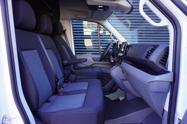 Volkswagen CRAFTER 140pk Automaat Facelift L3H3/L2H2 Camera Cruise control Digitaal dashboard Airco 3-Zits