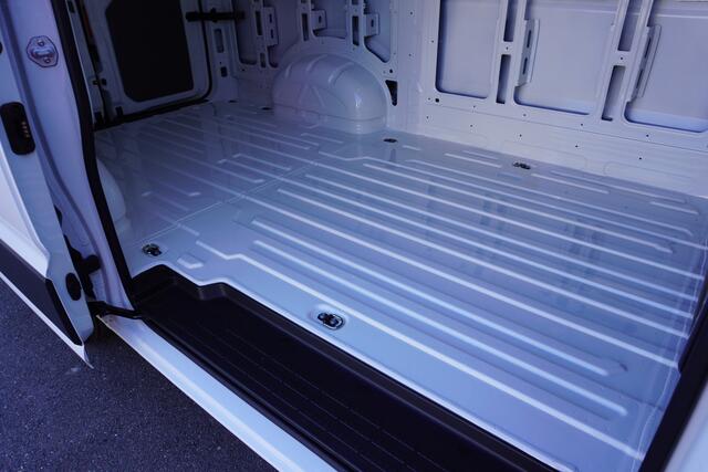 Volkswagen CRAFTER 140pk Automaat Facelift L3H3/L2H2 Camera Cruise control Digitaal dashboard Airco 3-Zits