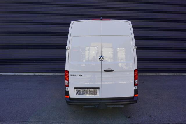Volkswagen CRAFTER 140pk L4H3/L3H2 Trekhaak Camera Apple Carplay Stoelverwarming 3-Zits