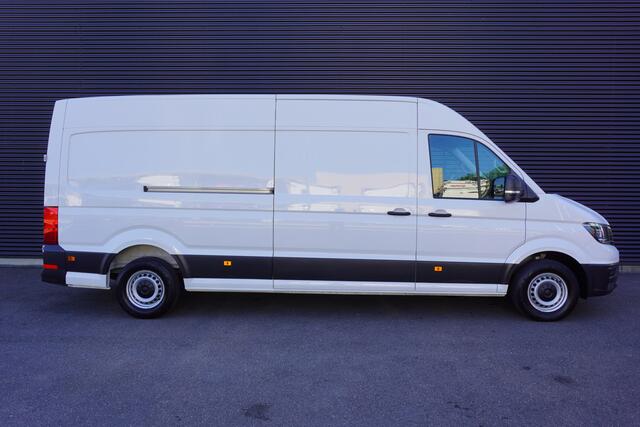 Volkswagen CRAFTER 140pk L4H3/L3H2 Trekhaak Camera Apple Carplay Stoelverwarming 3-Zits