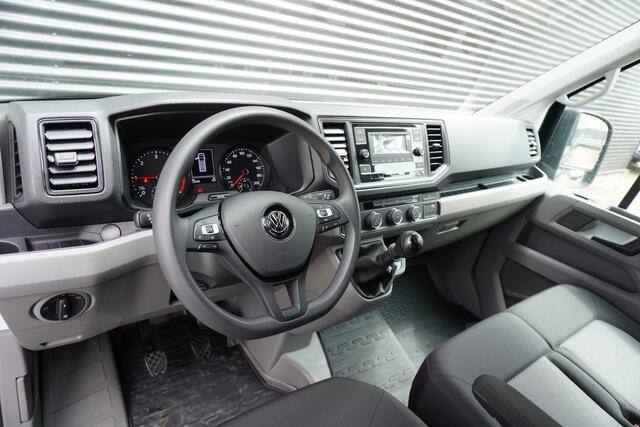 Volkswagen CRAFTER 140pk L3H3/L2H2 LED Airco Cruise control Parkeersensoren 3-Zits Radio Bluetooth