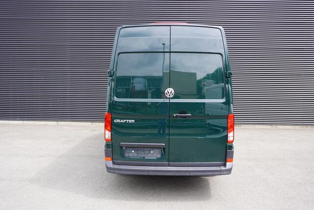 Volkswagen CRAFTER 140pk L3H3/L2H2 LED Airco Cruise control Parkeersensoren 3-Zits Radio Bluetooth