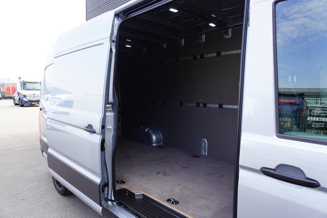 Volkswagen CRAFTER 180pk Facelift L4H3/L3H2 LED Apple carplay Camera Navigatie Parkeerensoren Digitaal dashboard Cruise control 17" Velgen