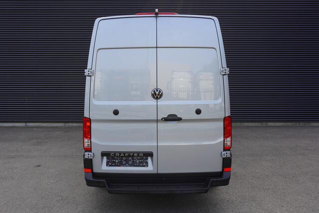 Volkswagen CRAFTER 180pk Facelift L4H3/L3H2 LED Apple carplay Camera Navigatie Parkeerensoren Digitaal dashboard Cruise control 17" Velgen