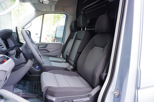 Volkswagen CRAFTER 180pk Facelift L4H3/L3H2 LED Apple carplay Camera Navigatie Parkeerensoren Digitaal dashboard Cruise control 17" Velgen