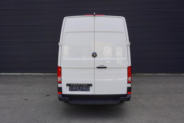 Volkswagen CRAFTER 140pk Facelift L3H3/L2H2 Camera Cruise control Digitaal dashboard Airco 3-Zits